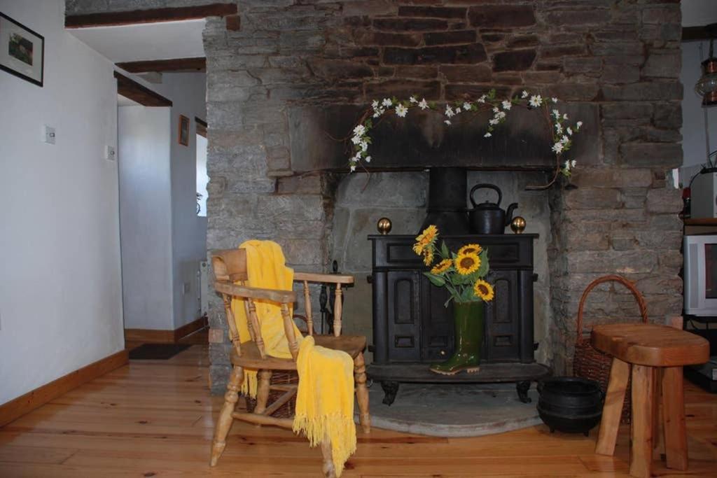 Red Stonecutters Cottage, Doolin Carrowauff Εξωτερικό φωτογραφία