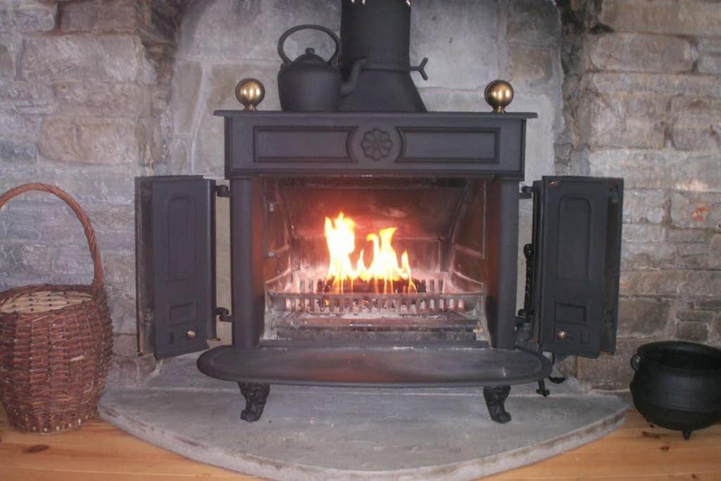 Red Stonecutters Cottage, Doolin Carrowauff Εξωτερικό φωτογραφία